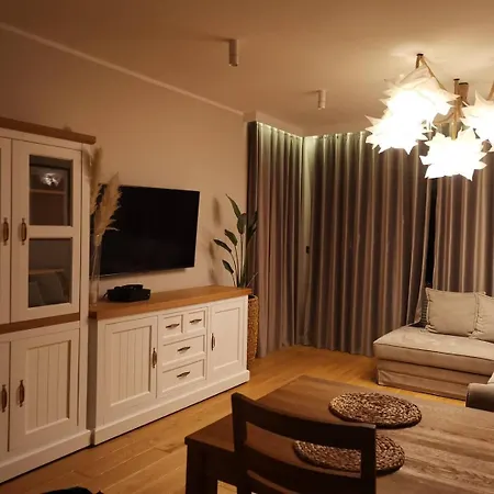 Apartament Altoria Ii Z Ogrodkiem アパート