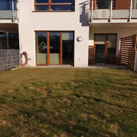 Apartament Altoria Ii Z Ogrodkiem アパート *